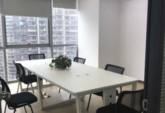 (出租) 萬達中心寫字樓126平地鐵口旁 精裝帶家具拎包辦公