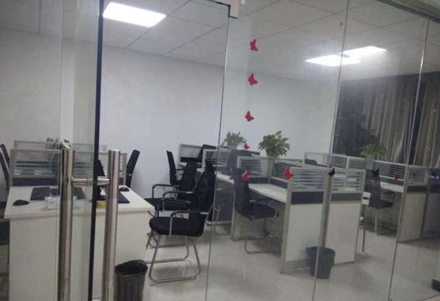 (出租) [紫晶國際廣場]100平公寓,能辦公,有辦公家具