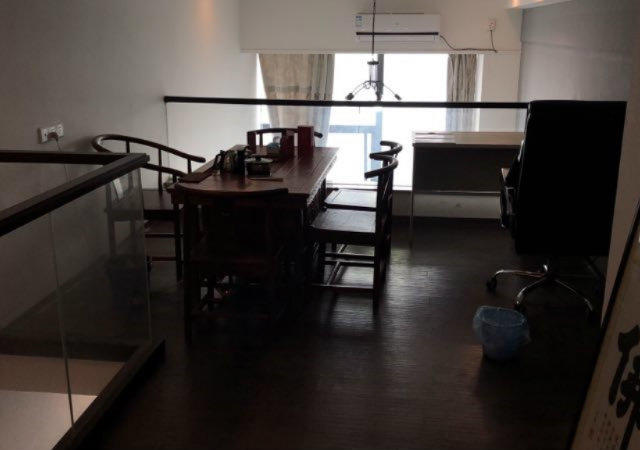 (出租) 新力方40㎡復式公寓,精裝,能提供材料辦公司,有意電聯